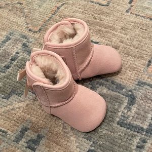 Ugg Jesse Bow II Baby Boot. excellent condition. size 0-1